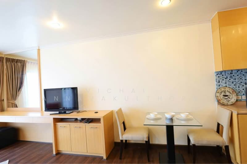 Sathorn Gardens, Bangkok, 39 South Sathorn Road, Thung Maha Mek, Sathon, Bangkok, Studio, 40 sqm, Condo For Rent, by Vichai  Annavakulthorn, 500270019 - DDproperty.com