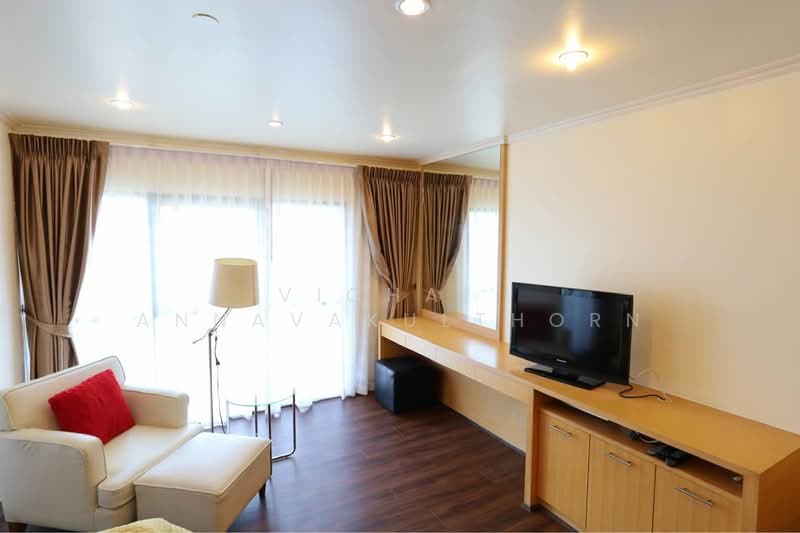 Sathorn Gardens, Bangkok, 39 South Sathorn Road, Thung Maha Mek, Sathon, Bangkok, Studio, 40 sqm, Condo For Rent, by Vichai  Annavakulthorn, 500270019 - DDproperty.com