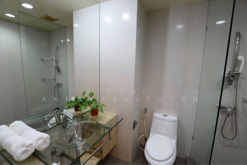 Sathorn Gardens, Bangkok, 39 South Sathorn Road, Thung Maha Mek, Sathon, Bangkok, Studio, 40 sqm, Condo For Rent, by Vichai  Annavakulthorn, 500270019 - DDproperty.com