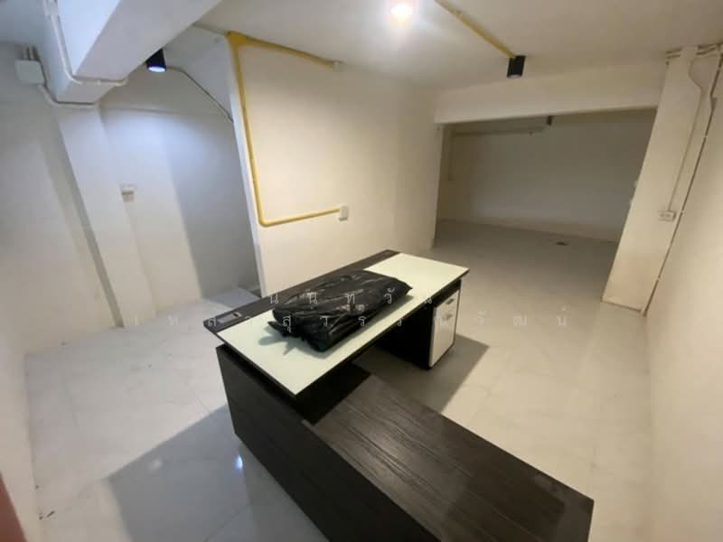 โชคชัย 4, Bangkok, Khlong Chan, Bang Kapi, Bangkok, 3 Bedrooms, 200 sqm, Townhouse For Sale, by Nuntawan Laosuwanwat, 500270109 - DDproperty.com