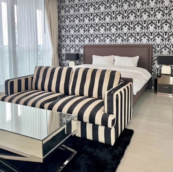 Noble Ploenchit, Bangkok, 1035 Ploenchit  Road, Lumphini, Pathum Wan, Bangkok, 3 Bedrooms, 209 sqm, Condo For Rent, by Napatsawan Tamjorhor, 500270206 - DDproperty.com