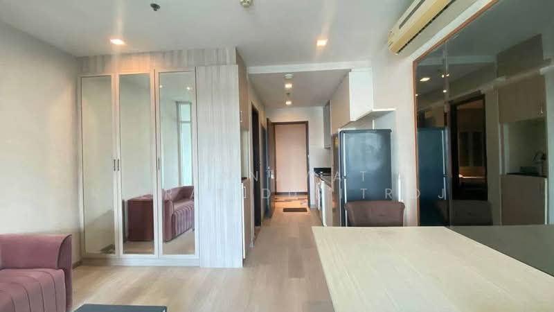 Sky Walk Residences, Bangkok, 1599 Sukhumvit Road, Phra Kanong Nua, Watthana, Bangkok, 1 Bedroom, 40 sqm, Condo For Rent, by Najawa Salae, 500270280 - DDproperty.com