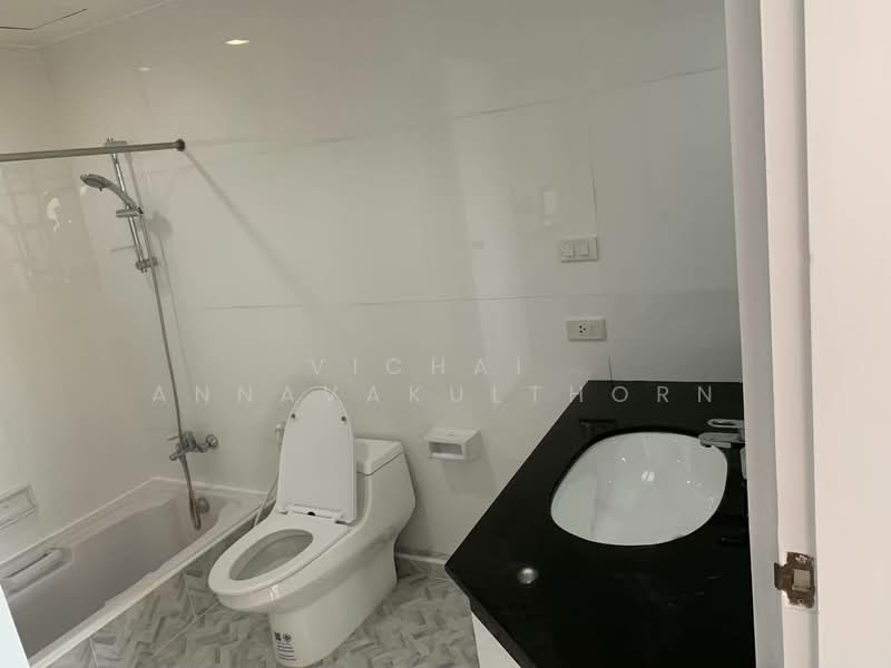 Sethiwan Palace Sukhumvit 4, Bangkok, 233 Sukhumvit Road Soi 4, Khlong Toei, Khlong Toei, Bangkok, 3 Bedrooms, 250 sqm, Condo For Rent, by Vichai  Annavakulthorn, 500270331 - DDproperty.com