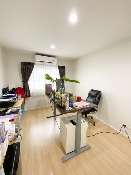 Baan Klang Muang Sukhumvit 77, Bangkok, Soi On Nut 17, Suan Luang, Suan Luang, Bangkok, 3 Bedrooms, 88 sqm, Townhouse For Sale, by Napatsawan Tamjorhor, 500270352 - DDproperty.com