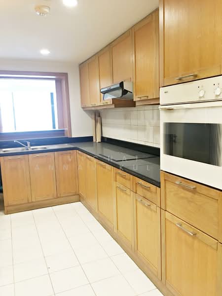 Somkid Gardens, Bangkok, Ploenchit, Lumphini, Pathum Wan, Bangkok, 3 Bedrooms, 251 sqm, Condo For Rent, by Vichai  Annavakulthorn, 500270359 - DDproperty.com