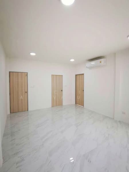 undefined, Bangkok, Samsen Nok, Huai Khwang, Bangkok, 3 Bedrooms, 170 sqm, Single Detached House For Rent, by Vichai  Annavakulthorn, 500270417 - DDproperty.com