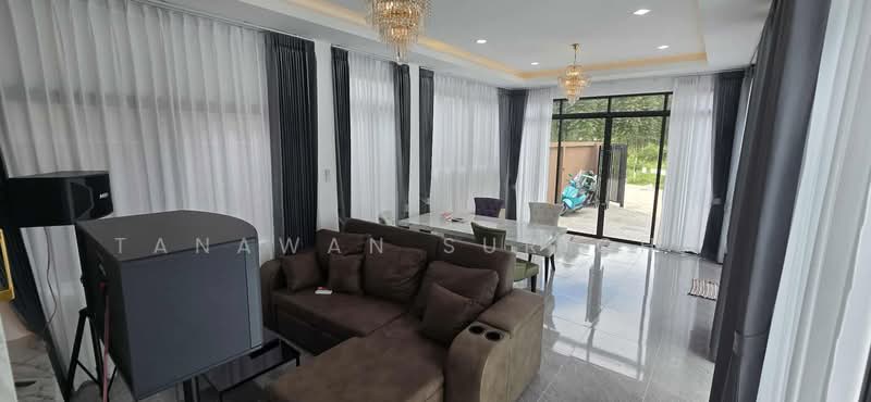 5-BR Villa, Chon Buri (Pattaya), Nong Pru, Bang Lamung (Pattaya), Chon Buri (Pattaya), 5 Bedrooms, 377 sqm, Villa For Sale, by Tanawan Surichai, 500270435 - DDproperty.com
