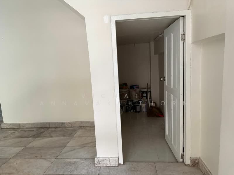 5-BR Townhouse, Bangkok, Phra Kanong, Khlong Toei, Bangkok, 5 Bedrooms, 400 sqm, Townhouse For Rent, by Vichai  Annavakulthorn, 500270454 - DDproperty.com