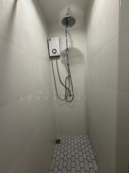 5-BR Townhouse, Bangkok, Phra Kanong, Khlong Toei, Bangkok, 5 Bedrooms, 400 sqm, Townhouse For Rent, by Vichai  Annavakulthorn, 500270454 - DDproperty.com