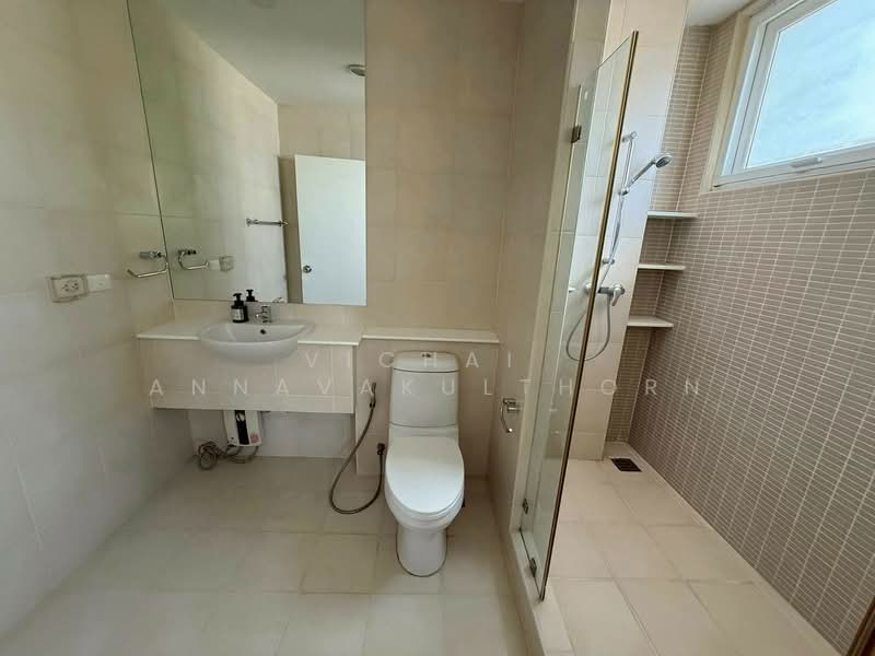 3-BR House, Bangkok, Khlong Tan Nua, Watthana, Bangkok, 3 Bedrooms, 250 sqm, Single Detached House For Rent, by Vichai  Annavakulthorn, 500270538 - DDproperty.com