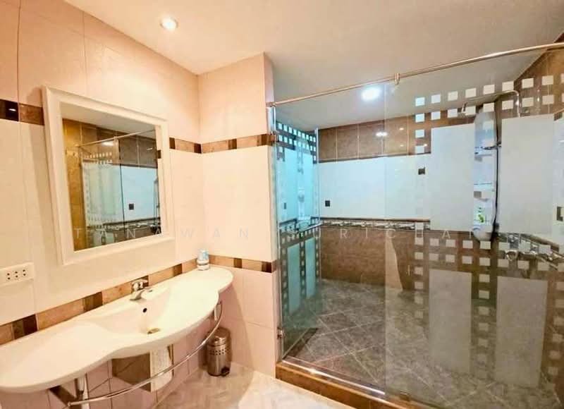 undefined, Chon Buri (Pattaya), Nong Pru, Bang Lamung (Pattaya), Chon Buri (Pattaya), 3 Bedrooms, 204 sqm, Single Detached House For Sale, by Tanawan Surichai, 500270563 - DDproperty.com