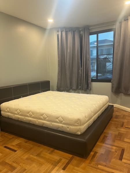 3-BR Townhouse, Bangkok, Din Daeng, Din Daeng, Bangkok, 3 Bedrooms, 150 sqm, Townhouse For Rent, by Vichai  Annavakulthorn, 500270573 - DDproperty.com