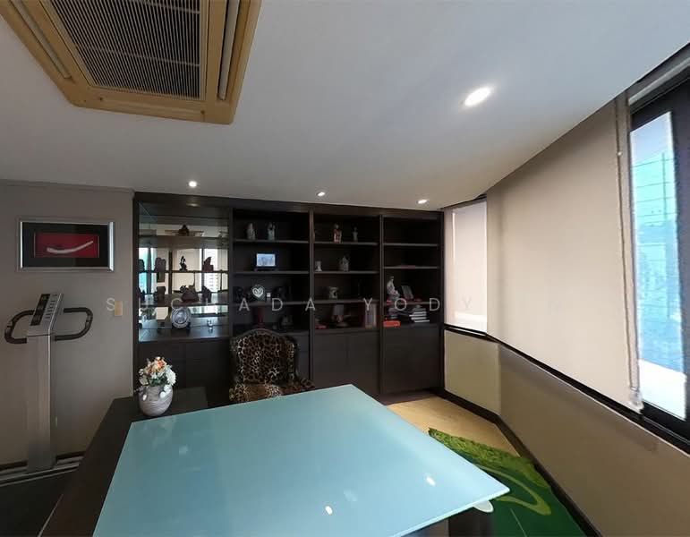 Lake Avenue Sukhumvit 16, Bangkok, Soi Sammitr Sukhumvit Road, Khlong Tan Nua, Watthana, Bangkok, 4 Bedrooms, 519 sqm, Condo For Sale, by Suchada Yodyiem, 500270602 - DDproperty.com