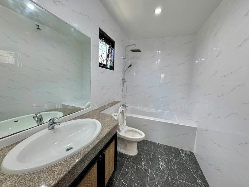 5-BR House, Chon Buri (Pattaya), Nong Pru, Bang Lamung (Pattaya), Chon Buri (Pattaya), 5 Bedrooms, 180 sqm, Single Detached House For Sale, by Tanawan Surichai, 500270659 - DDproperty.com