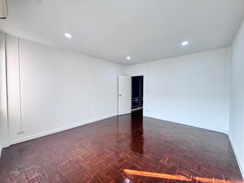 ปาริชาติ 345 บางคูวัด, Pathum Thani, Bang Khu Wat, Muang Pathum Thani, Pathum Thani, 3 Bedrooms, 100 sqm, Townhouse For Sale, by The Best Property รัตน์, 500270675 - DDproperty.com