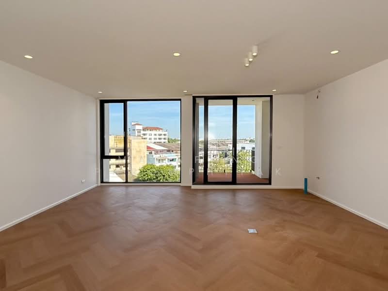 5-BR Townhouse, Bangkok, Phra Kanong Nua, Watthana, Bangkok, 5 Bedrooms, 536 sqm, Townhouse For Sale, by Manapong Phromphitak, 500270691 - DDproperty.com