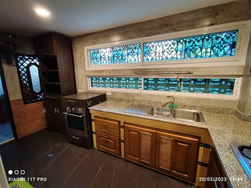 3-BR Townhouse, Bangkok, Phra Kanong, Khlong Toei, Bangkok, 3 Bedrooms, 170 sqm, Townhouse For Rent, by Vichai  Annavakulthorn, 500270695 - DDproperty.com