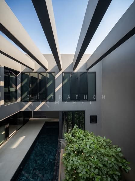 บ้านหรูระดับรางวัล พร้อมสระว่ายน้ำใจกลางเมือง 10 นาทีถึงทองหล่อ, Bangkok, พระยาประเสริฐ, Wang Thonglang, Wang Thonglang, Bangkok, 4 Bedrooms, 1,100 sqm, Single Detached House For Sale, by Chitraphon Iamphet, 500270700 - DDproperty.com