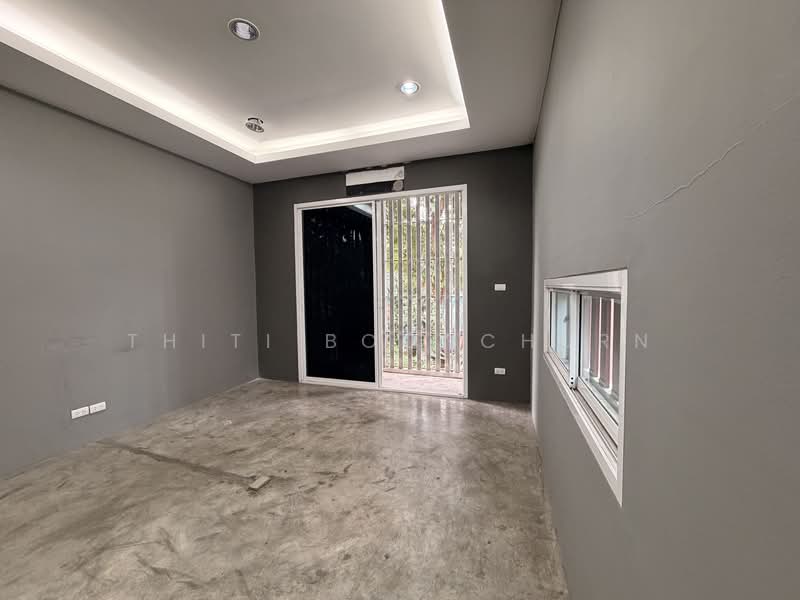 Home Office, 220sqm, Rama 9, RCA Area, Bangkok, Huai Khwang, Huai Khwang, Bangkok, 5 Bedrooms, 220 sqm, Townhouse For Rent, by Thiti Boonchurn, 500270714 - DDproperty.com