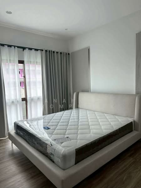 Burasiri Krungthep Kreetha, Bangkok, 95 Soi Pracha Ruam Chai, Hua Mak, Bang Kapi, Bangkok, 4 Bedrooms, 238 sqm, Single Detached House For Rent, by Manapong Phromphitak, 500270727 - DDproperty.com