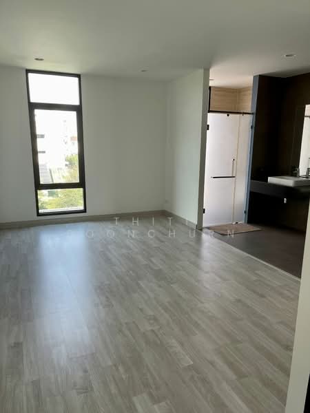 The Author - Ratchada 32, Bangkok, Soi Ratchadaphisek 36, Chan Kasem, Chatuchak, Bangkok, 3 Bedrooms, 227 sqm, Single Detached House For Rent, by Thiti Boonchurn, 500270729 - DDproperty.com