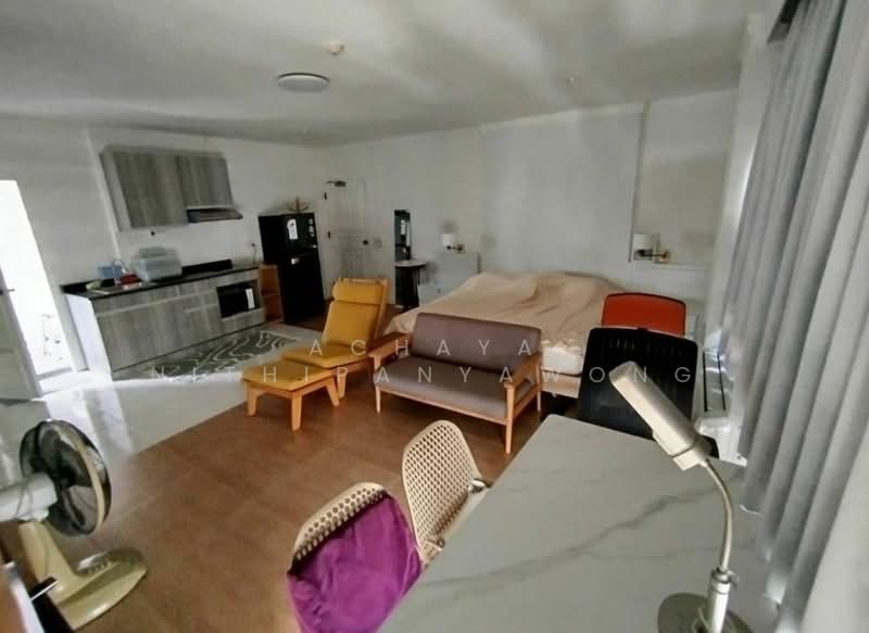 SLD Condo, Bangkok, Rama 4 Road, Silom, Bang Rak, Bangkok, 1 Bedroom, 37 sqm, Condo For Rent, by Achaya Nithipanyawong, 500270730 - DDproperty.com