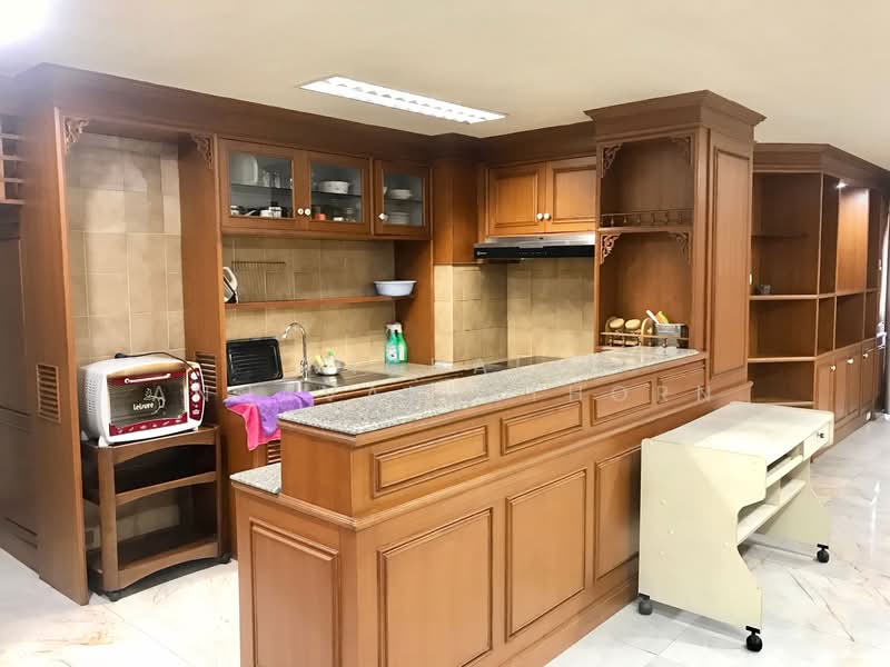 Ruamjai Heights, Bangkok, Sukhumvit, Khlongtoei Nua, Watthana, Bangkok, 3 Bedrooms, 211 sqm, Condo For Rent, by Vichai  Annavakulthorn, 500270745 - DDproperty.com