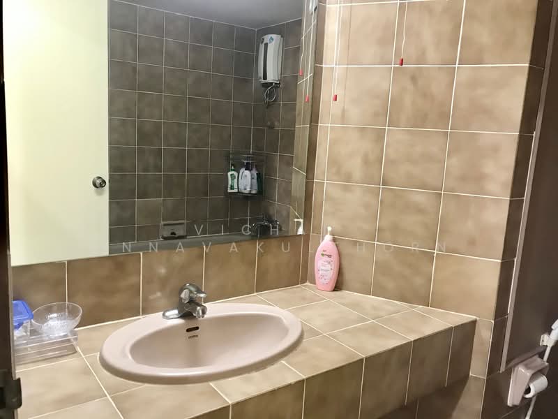 Ruamjai Heights, Bangkok, Sukhumvit, Khlongtoei Nua, Watthana, Bangkok, 3 Bedrooms, 211 sqm, Condo For Rent, by Vichai  Annavakulthorn, 500270745 - DDproperty.com