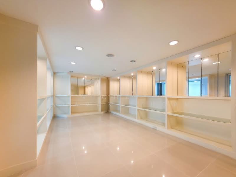 5-BR Townhouse, Bangkok, Phra Kanong, Khlong Toei, Bangkok, 5 Bedrooms, 200 sqm, Townhouse For Rent, by Vichai  Annavakulthorn, 500270761 - DDproperty.com