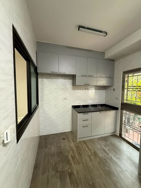 แกรนด์วิลเลจ ลาดพร้าว 80/3, Bangkok, Wang Thonglang, Wang Thonglang, Bangkok, 2 Bedrooms, 120 sqm, Single Detached House For Rent, by Airada Parasarn, 500270787 - DDproperty.com