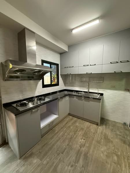 แกรนด์วิลเลจ ลาดพร้าว 80/3, Bangkok, Wang Thonglang, Wang Thonglang, Bangkok, 2 Bedrooms, 120 sqm, Single Detached House For Rent, by Airada Parasarn, 500270787 - DDproperty.com