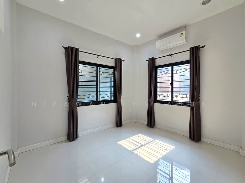 บ้านเดี่ยว ชั้นเดียว ราคาไม่แพง โครงการ ลากูน่าวิลล์ 2, Nakhon Ratchasima, Ta Lat, Muang Nakhon Ratchasima, Nakhon Ratchasima, 3 Bedrooms, 120 sqm, Single Detached House For Sale, by Nipawan Thurasuk, 500270789 - DDproperty.com