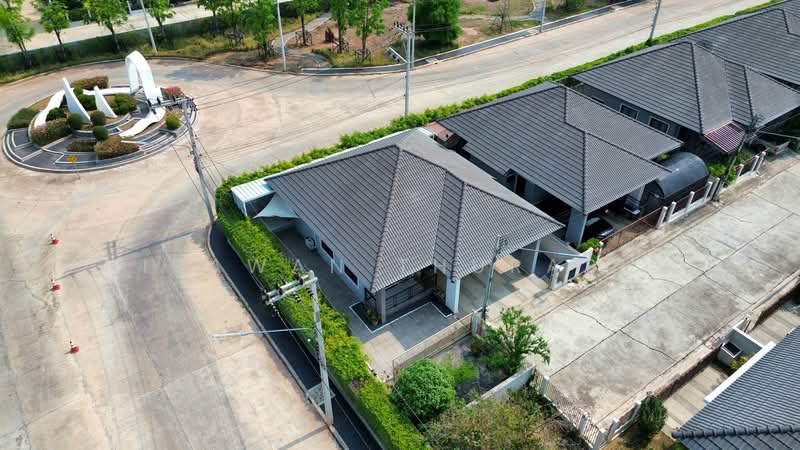 บ้านเดี่ยว ชั้นเดียว ราคาไม่แพง โครงการ ลากูน่าวิลล์ 2, Nakhon Ratchasima, Ta Lat, Muang Nakhon Ratchasima, Nakhon Ratchasima, 3 Bedrooms, 120 sqm, Single Detached House For Sale, by Nipawan Thurasuk, 500270789 - DDproperty.com