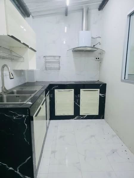 โกลเด้น ทาวน์ แหลมฉบัง-ศรีสุวิช, Chon Buri (Pattaya), Bang Lamung, Bang Lamung (Pattaya), Chon Buri (Pattaya), 2 Bedrooms, 42 sqm, Townhouse For Sale, by The Best Property เฟียต, 500270972 - DDproperty.com