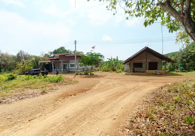 บ้านเดี่ยวพร้อมที่ดินแหลมงอบ ตราด, Trat, Khlong Yai, Laem Ngop, Trat, 4 Bedrooms, 100 sqm, Single Detached House For Sale, by The Best Property เบิ้ม, 500270981 - DDproperty.com