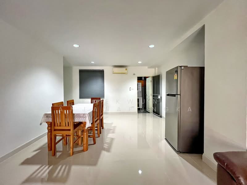 3-Bedroom House for Rent in San Khong Luang, Rob Wiang, Chiang Rai – Only 5 Minutes to City Center (, Chiang Rai, Rob Wieng, Muang Chiang Rai, Chiang Rai, 3 Bedrooms, 120 sqm, Townhouse For Rent, by Kaekwun Kanjanapungka, 500271027 - DDproperty.com