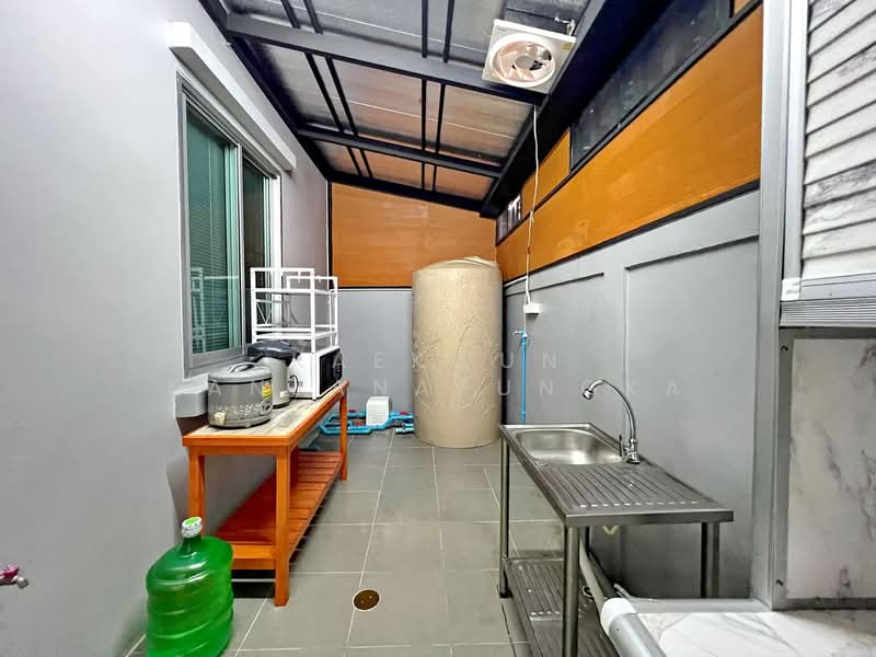 3-Bedroom House for Rent in San Khong Luang, Rob Wiang, Chiang Rai – Only 5 Minutes to City Center (, Chiang Rai, Rob Wieng, Muang Chiang Rai, Chiang Rai, 3 Bedrooms, 120 sqm, Townhouse For Rent, by Kaekwun Kanjanapungka, 500271027 - DDproperty.com