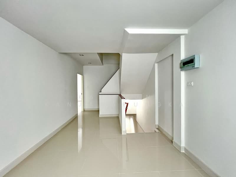 3-Bedroom House for Rent in San Khong Luang, Rob Wiang, Chiang Rai – Only 5 Minutes to City Center (, Chiang Rai, Rob Wieng, Muang Chiang Rai, Chiang Rai, 3 Bedrooms, 120 sqm, Townhouse For Rent, by Kaekwun Kanjanapungka, 500271027 - DDproperty.com