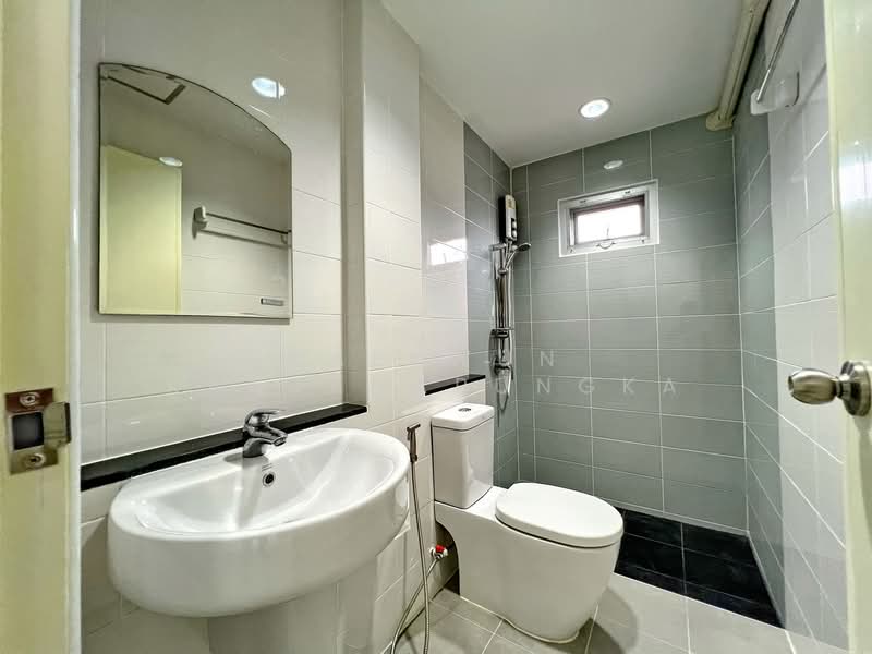 3-Bedroom House for Rent in San Khong Luang, Rob Wiang, Chiang Rai – Only 5 Minutes to City Center (, Chiang Rai, Rob Wieng, Muang Chiang Rai, Chiang Rai, 3 Bedrooms, 120 sqm, Townhouse For Rent, by Kaekwun Kanjanapungka, 500271027 - DDproperty.com