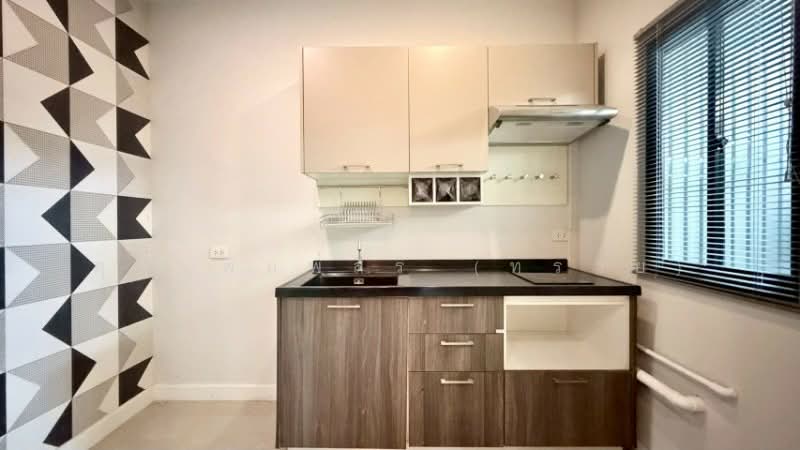 ทาวน์โฮม 3 ชั้น หมู่บ้าน พาทิโอ้ งามวงศ์วาน 47, Bangkok, งามวงศ์วาน, Thung Song Hong, Lak Si, Bangkok, 3 Bedrooms, 175 sqm, Townhouse For Sale, by คุณ พิมพ์สิริ (ทราย), 500271040 - DDproperty.com