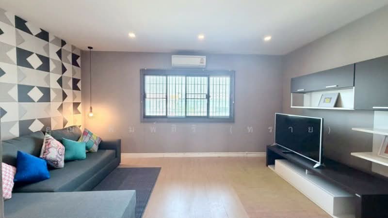 ทาวน์โฮม 3 ชั้น หมู่บ้าน พาทิโอ้ งามวงศ์วาน 47, Bangkok, งามวงศ์วาน, Thung Song Hong, Lak Si, Bangkok, 3 Bedrooms, 175 sqm, Townhouse For Sale, by คุณ พิมพ์สิริ (ทราย), 500271040 - DDproperty.com