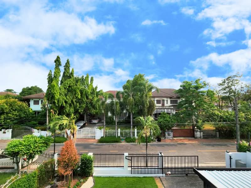 Ladawan Pinklao-Borommaratchachonnani, Bangkok, Borommaratchachonnani Road, Sala Thammasop, Thawi Watthana, Bangkok, 4 Bedrooms, 348 sqm, Single Detached House For Sale, by เอนก, 500271049 - DDproperty.com