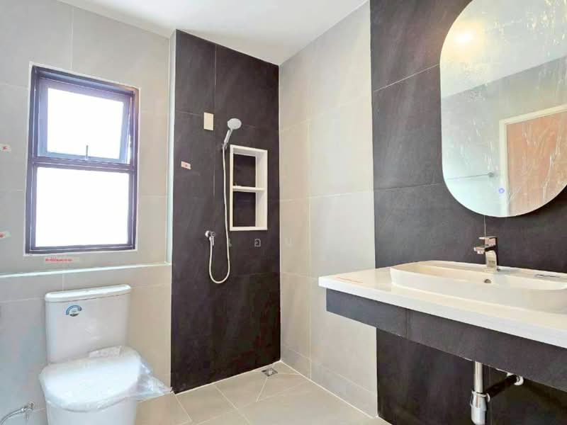 Ladawan Pinklao-Borommaratchachonnani, Bangkok, Borommaratchachonnani Road, Sala Thammasop, Thawi Watthana, Bangkok, 4 Bedrooms, 348 sqm, Single Detached House For Sale, by เอนก, 500271049 - DDproperty.com