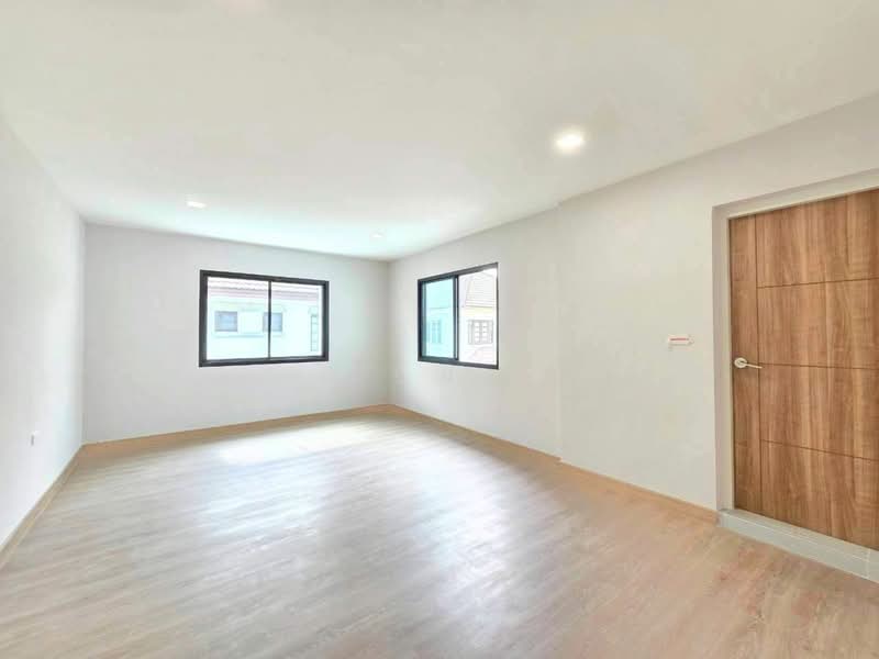 Ladawan Pinklao-Borommaratchachonnani, Bangkok, Borommaratchachonnani Road, Sala Thammasop, Thawi Watthana, Bangkok, 4 Bedrooms, 348 sqm, Single Detached House For Sale, by เอนก, 500271049 - DDproperty.com