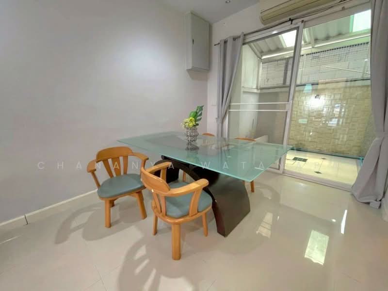 Baan Klang Krung Sathorn - North South Road, Bangkok, Bang Klo, Bang Kho Laem, Bangkok, 3 Bedrooms, 200 sqm, Townhouse For Rent, by Chananya Watanapa, 500271066 - DDproperty.com
