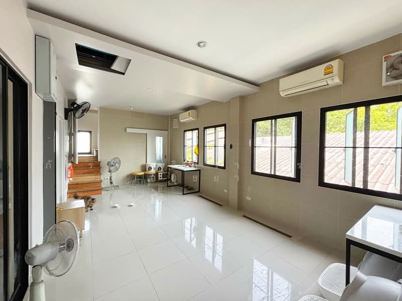 สำนักงาน โกดัง พร้อมที่พักอาศัย ซอยเปาอินทร์ 14 ต.คลองพระอุดม อ.ลาดหลุมแก้ว จ.ปทุมธานี, ปทุมธานี, คลองพระอุดม, ลาดหลุมแก้ว, ปทุมธานี, 1,200 ตร.ม., สำนักงาน ขาย, โดย ภัทรนัน อิศรางกูร ณ อยุธยา, 500271075 - DDproperty.com