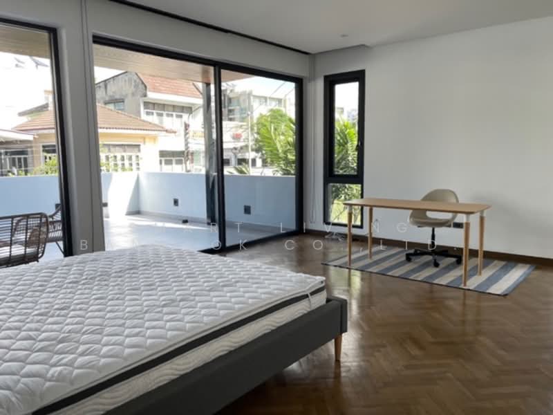 House Sukhumvit, Bangkok, ถนนสุขุมวิท, Khlong Tan Nua, Watthana, Bangkok, 4 Bedrooms, 430 sqm, Single Detached House For Rent, by Smart Living Bangkok Co.,Ltd., 500271081 - DDproperty.com