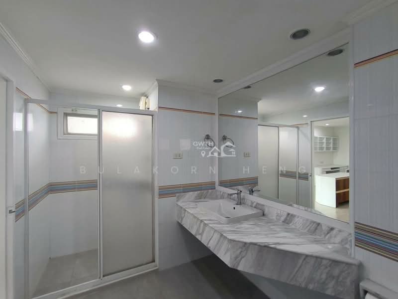 Fifty Fifth Tower : ฟิฟตี้ฟิฟท์ ทาวเวอร์, กรุงเทพ, 84 ซอยสุขุมวิท 55 ถนนสุขุมวิท, คลองตันเหนือ, วัฒนา, กรุงเทพ, 223 ตร.ม., คอนโด ให้เช่า, โดย Bulakorn Heng, 500271106 - DDproperty.com