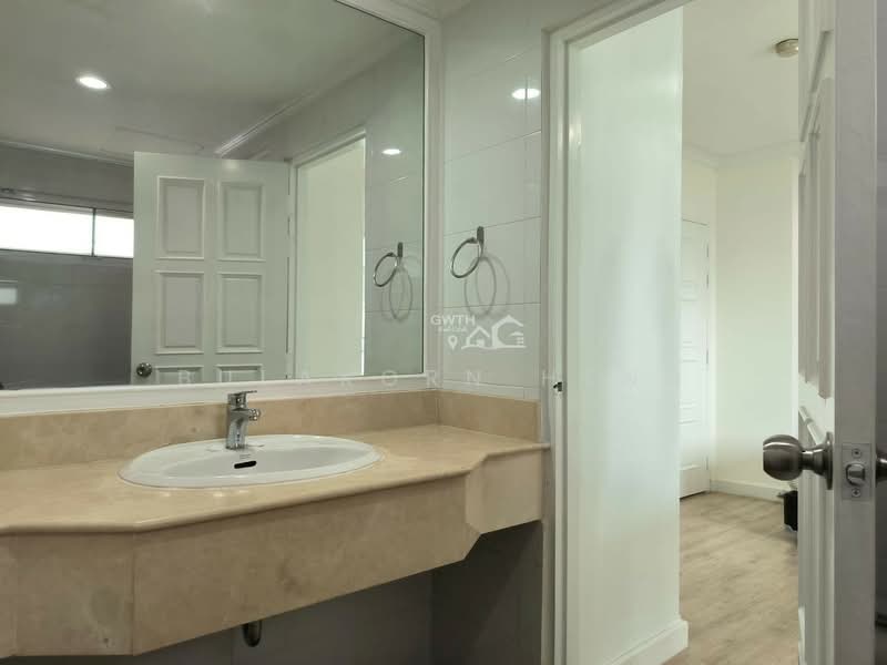 Fifty Fifth Tower, Bangkok, 84 Soi Sukhumvit 55, Sukhumvit Road, Khlong Tan Nua, Watthana, Bangkok, 3 Bedrooms, 223 sqm, Condo For Rent, by Bulakorn Heng, 500271106 - DDproperty.com