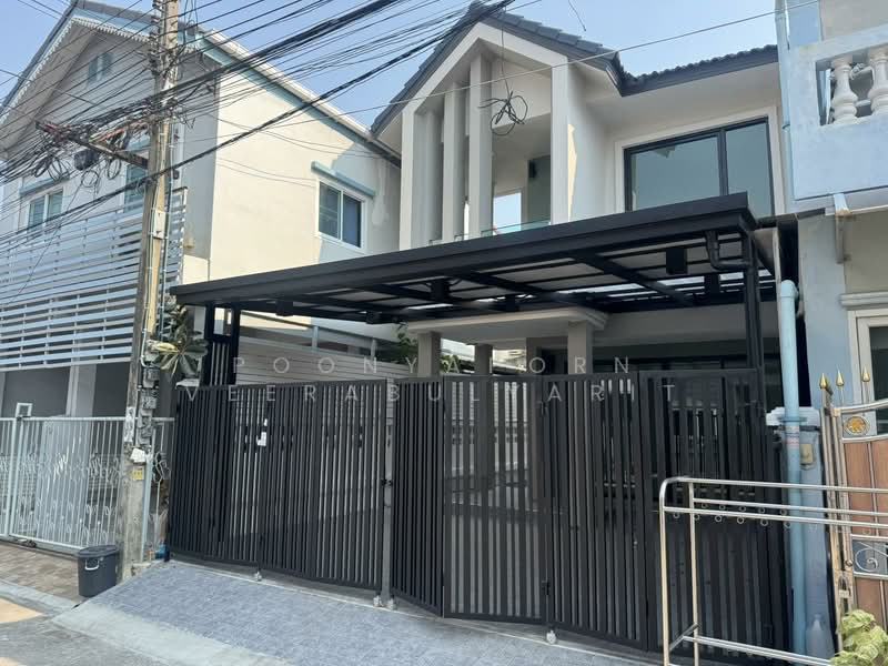 หมู่บ้านสราญรมย์ ซอยประเสริฐมนูกิจ 42, กรุงเทพ, ประเสริฐมนูกิจ, นวมินทร์, บึงกุ่ม, กรุงเทพ, 200 ตร.ม., ทาวน์เฮ้าส์ ขาย, โดย Poonyaporn Veerabulyarit, 500271116 - DDproperty.com